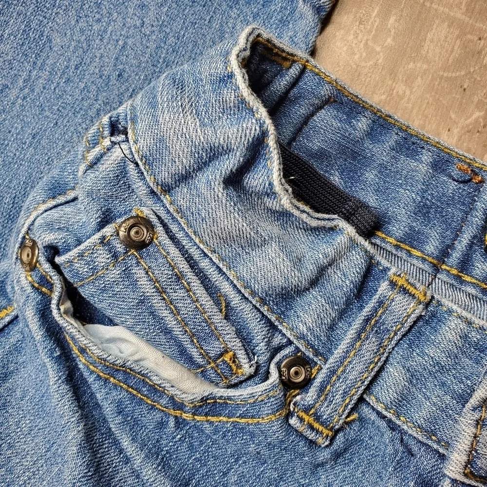 Lee Skinny Fit Straight Leg Medium Wash Toddler Boy Blue Jeans Size 3T EUC NWOT
